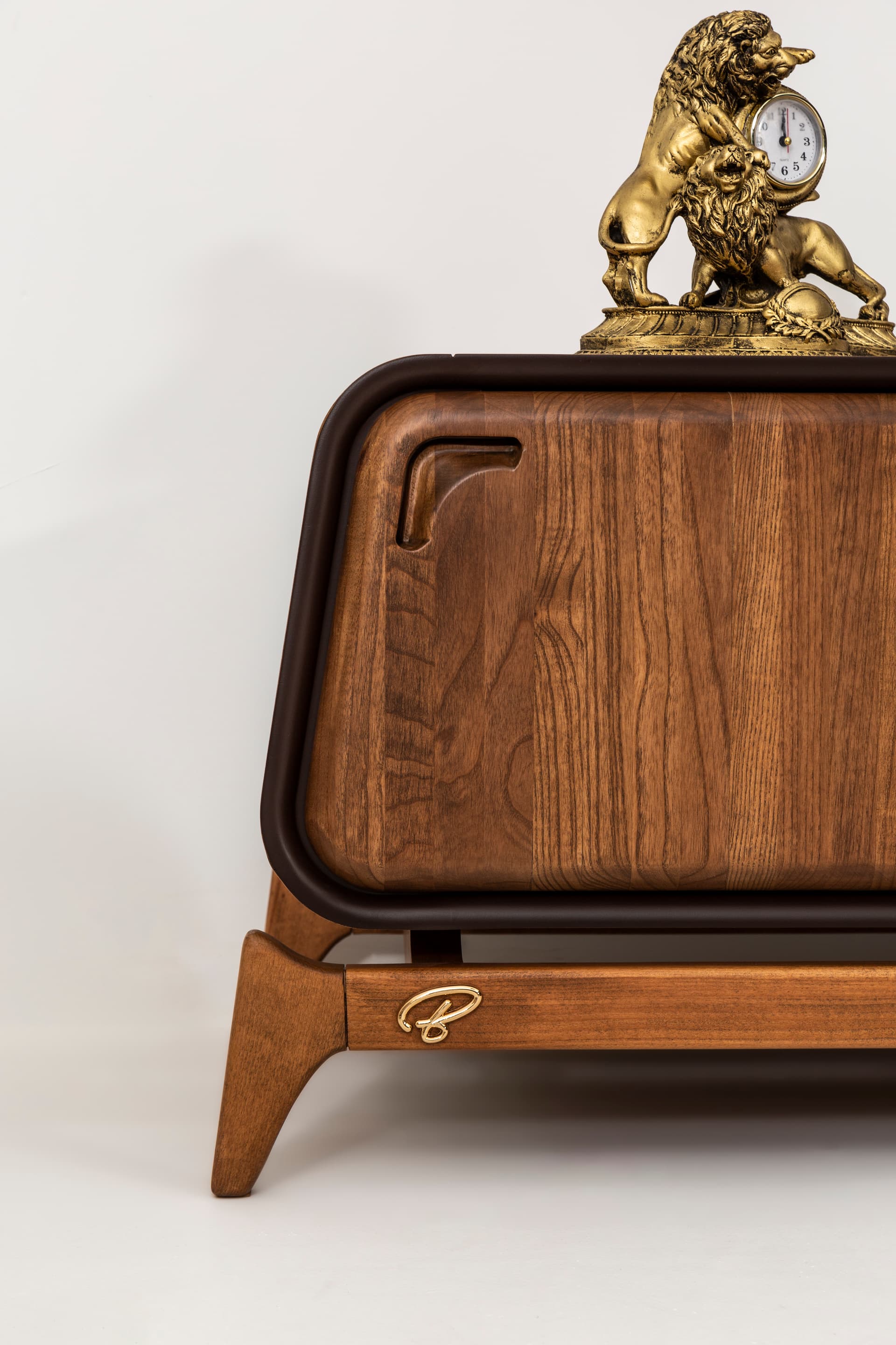 MUSTANG TV 3 Bottom (3-дверная тумба для ТВ)